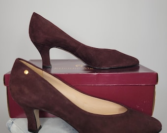 80s Etienne Aigner Brown Suede Pumps Priscila Chocolate Pumps 8.5 Narrow New with Original Box