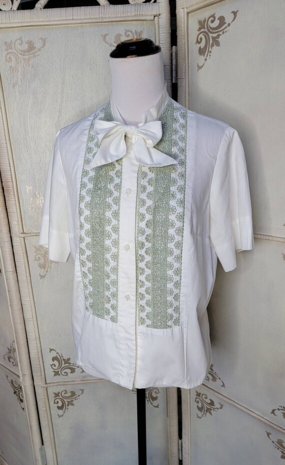 50s Short Sleeved White Blouse with Embroidered B… - image 6