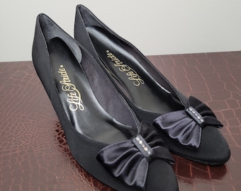 1980s Black Life Stride Pumps with Rhinestone Bow 8.5 Narrow