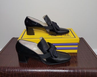 1970s DeLiso Debs Black Pumps Front Bow Heels with Original Box