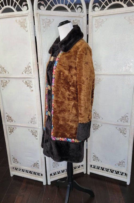 70s Trail Tracer Faux Fur Coat Brown with Black T… - image 7