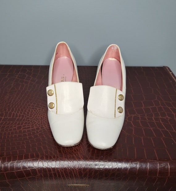 70s Tempos White Heeled Loafer with Gold Buttons … - image 4