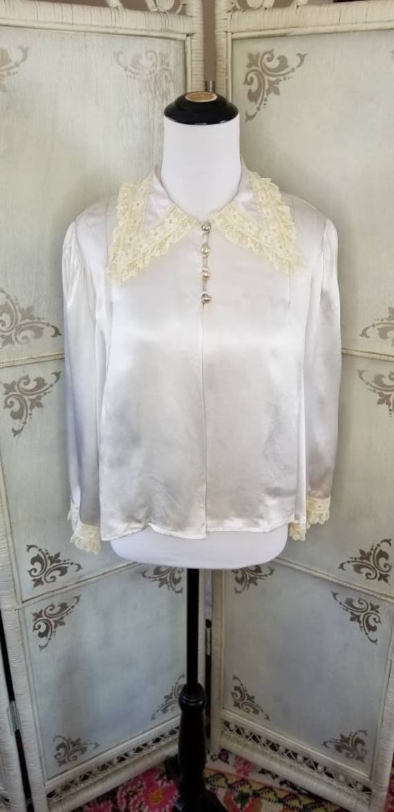 1940s Ivory Silk Bed Jacket Charles L Shaw - image 2