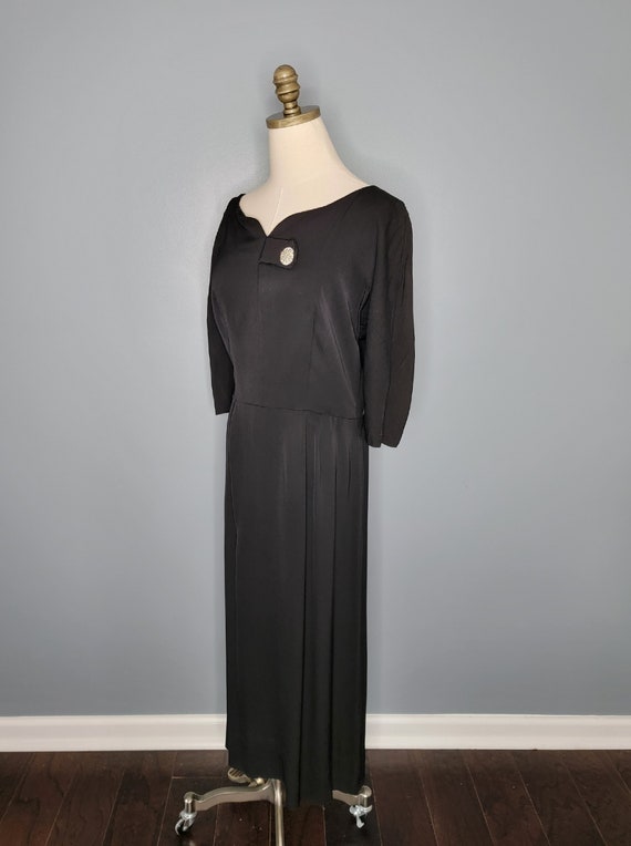 1960s Black Jersey Pleated Cocktail Dress - image 4