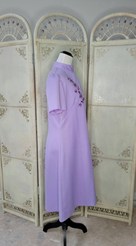 60s Embroidered Lavender Dress M/L - image 7