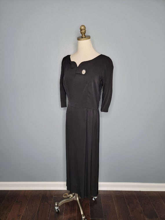 1960s Black Jersey Pleated Cocktail Dress - image 3