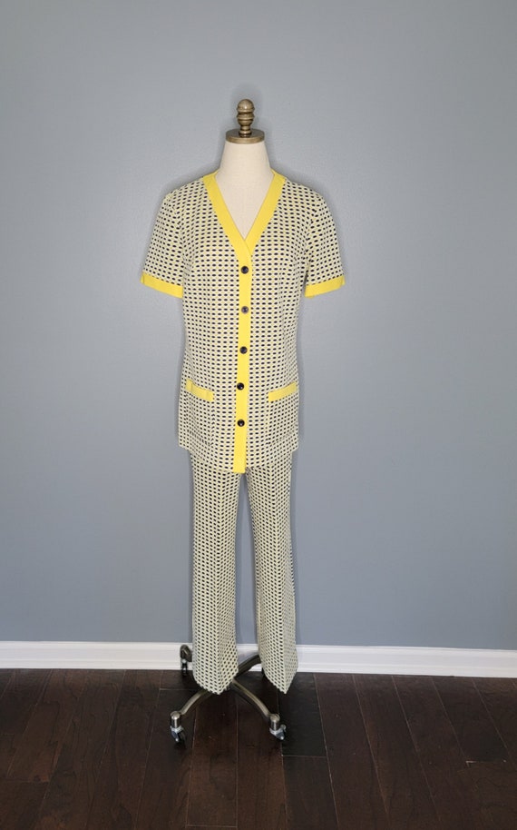 1960s Yellow Polyester Leisure Set Center Stage G… - image 4
