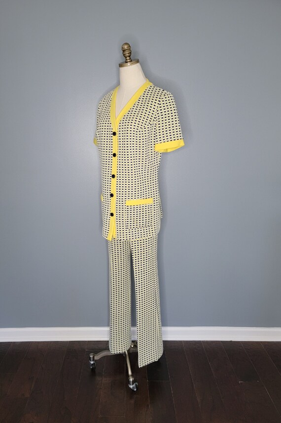 1960s Yellow Polyester Leisure Set Center Stage G… - image 3