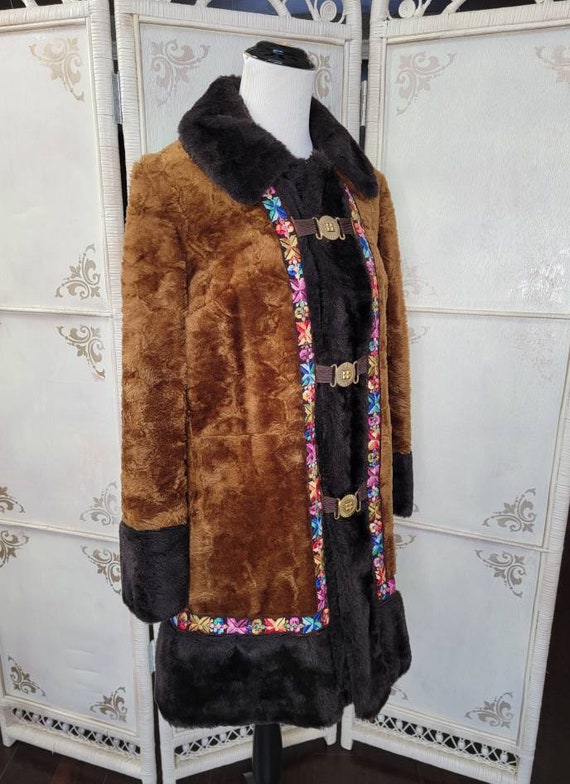 70s Trail Tracer Faux Fur Coat Brown with Black T… - image 4