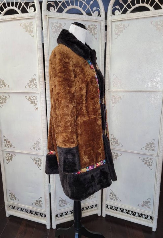 70s Trail Tracer Faux Fur Coat Brown with Black T… - image 6