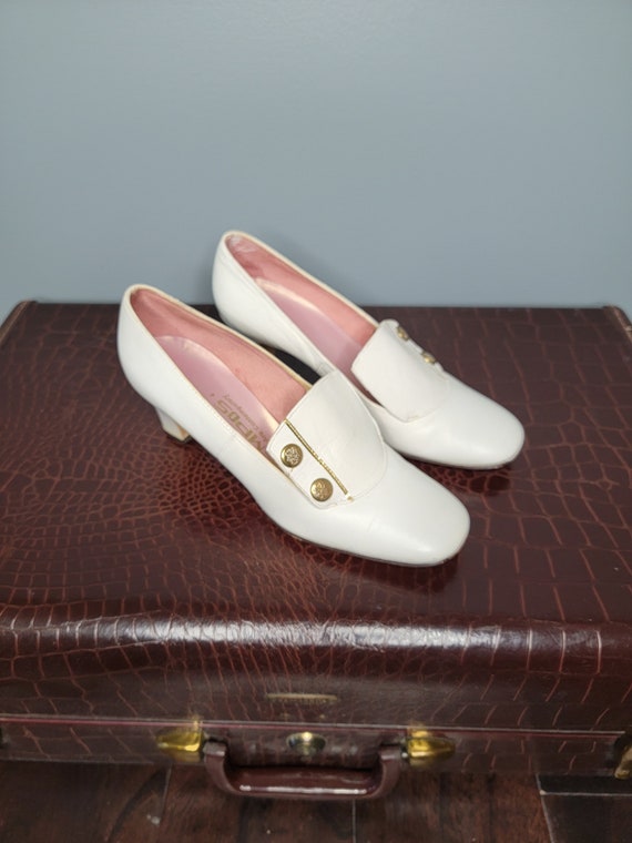 70s Tempos White Heeled Loafer with Gold Buttons … - image 7