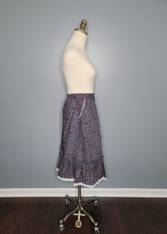 1970s Ruffled Floral Prairie Skirt Ecco Bay 2D - image 6