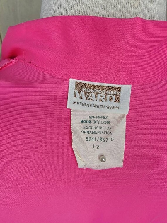 70s Hot Pink Montgomery Ward Nylon Robe - image 10