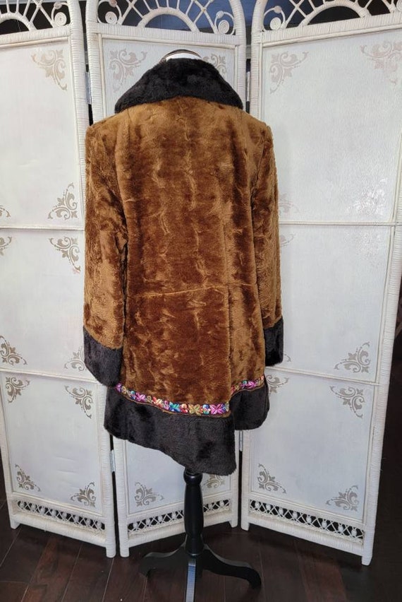 70s Trail Tracer Faux Fur Coat Brown with Black T… - image 8