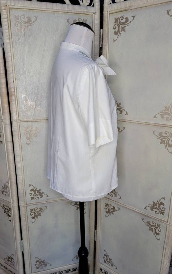 50s Short Sleeved White Blouse with Embroidered B… - image 7