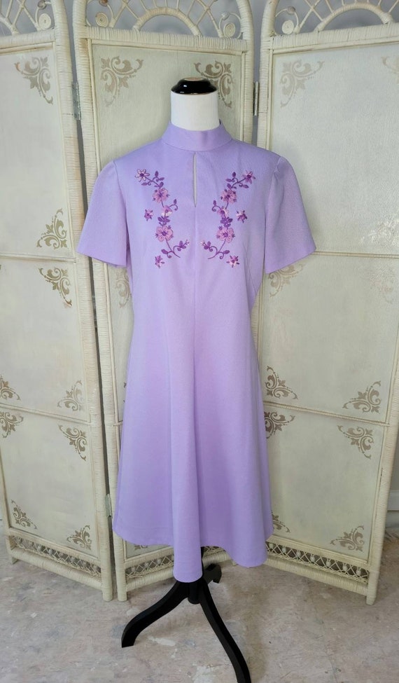 60s Embroidered Lavender Dress M/L - image 5