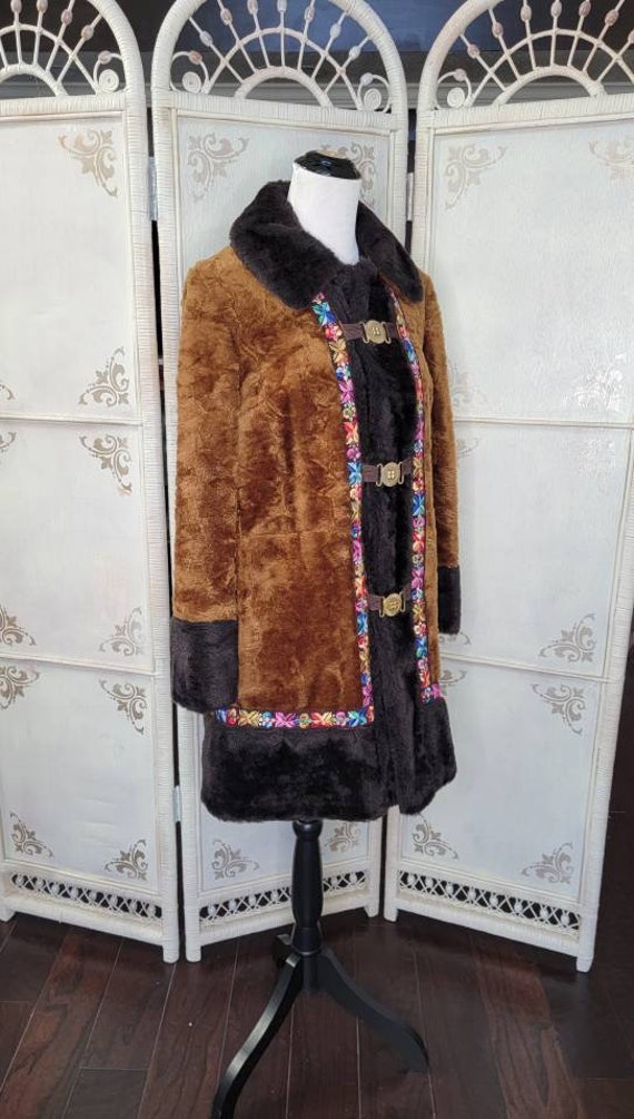 70s Trail Tracer Faux Fur Coat Brown with Black T… - image 5