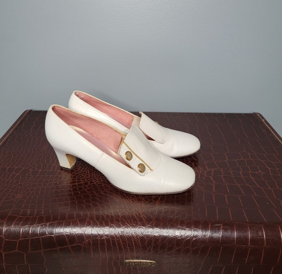 70s Tempos White Heeled Loafer with Gold Buttons … - image 2
