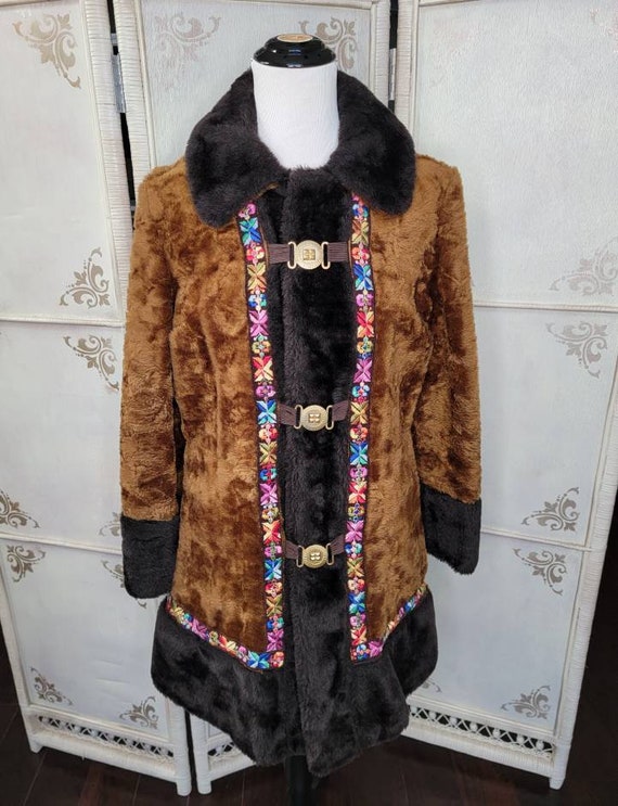 70s Trail Tracer Faux Fur Coat Brown with Black T… - image 3