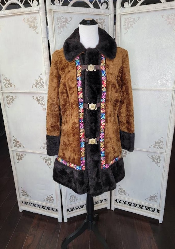 70s Trail Tracer Faux Fur Coat Brown with Black T… - image 2