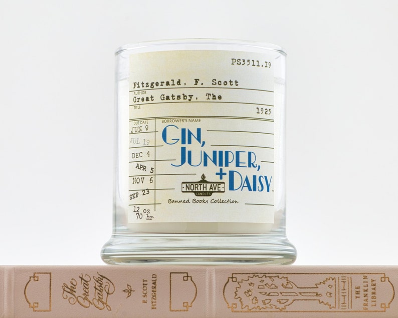 The Great Gatsby Candle / Book Scented Candle / Gin, Juniper Daisy / Literary Candle / Banned Books / Book Lovers Gift / Bookish Candle image 8