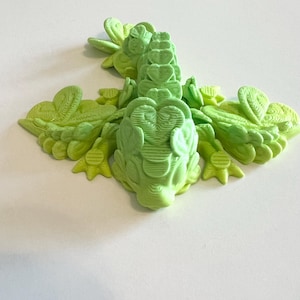 3D Printed Detailed Lucky Clover Dragon Flexi Fidget, Unique Favor, 3D Printed Pet, Small Figurine, Decorative, Gift, St. Patricks Day