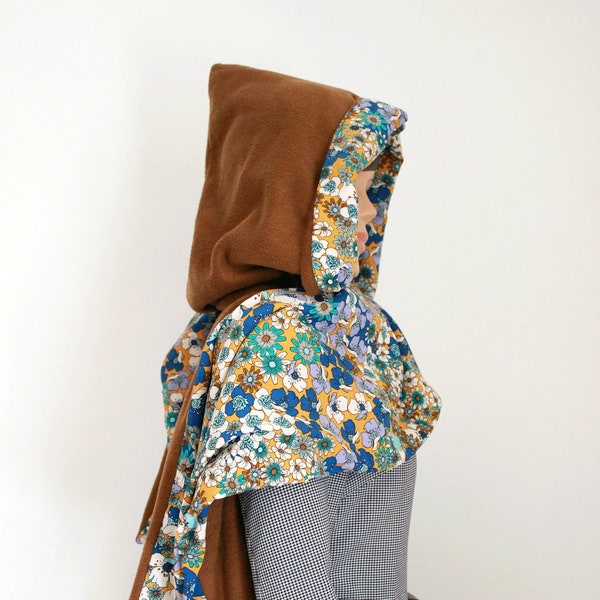 capuche écharpe de fée, en polaire recyclée, marron doublure coton à fleurs hippie chic style, foulard à capuche, fairy hooded scarf, zawann