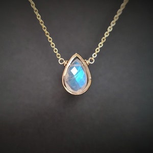 Moonstone Necklace, June Birthstone Birthstone / Handmade Jewelry / Rainbow Moonstone Pendant, Gold Moonstone Necklace, Necklaces for Women