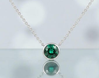 Dainty Emerald Necklace – Delicate Green Gemstone Pendant – Minimalist May Birthstone Jewelry – Gift for Her – 925 Sterling Silver