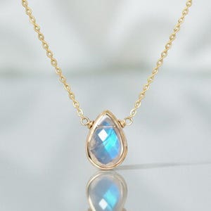 Moonstone Necklace, June Birthstone Birthstone / Handmade Jewelry / Rainbow Moonstone Pendant, Gold Moonstone Necklace, Necklaces for Women