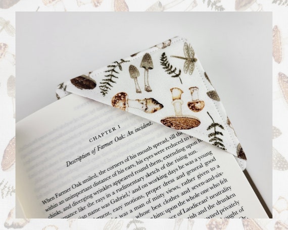 Set of 3 corner bookmarkers, Mushroom print corner bookmark, fabric page marker, cottagecore gift for reader