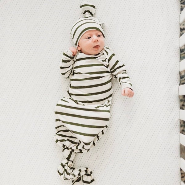 Olive Verde Striscia Stripe Nodo Bambino Abito, Abito Bambino Verde Scuro Knotted, Baby Girl/Boy Baby Gown Set, Bambino Abito, Cappello Nodo, Bow Headwrap Set