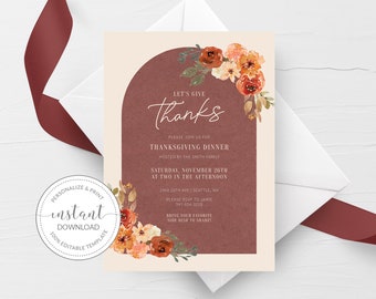Könnte beinhalten: Einladung zum Thanksgiving-Dinner mit floralen Akzenten. Die Einladung zeigt einen burgunderfarbenen Bogen mit den Worten "Let's Give Thanks" in eleganter Schrift. Das Design umfasst herbstfarbene Blumen und den Text "Instant Download".