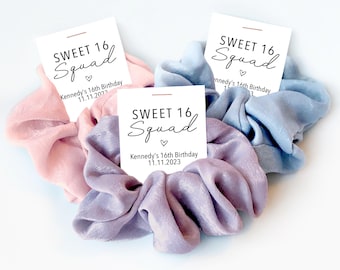 Sweet 16 Gastgeschenke, Haargummis, personalisierte Sweet Sixteen-Geburtstags-Gastgeschenke, Sweet 16 Ideen, 16. Geburtstagsparty, Sweet 16 Squad