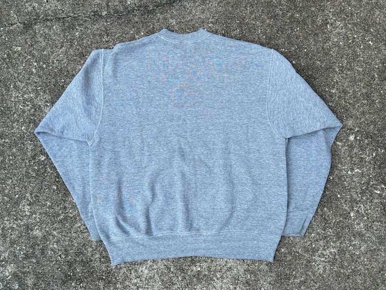 Vintage 90’s Grey Blank Sweatshirt Size XL by BVD image 4