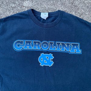 Vintage Y2K University of North Carolina Tarheels-skjorta från Foot Locker bild 2