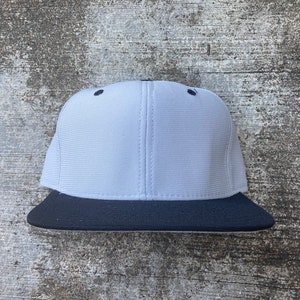 Vintage 90’s Blank Grey/Black Custom Snapback Size S-M by New Era