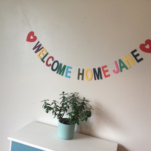 Bandierine di benvenuto a casa, più di un nome, bandierine personalizzate per feste, decorazioni di carta per feste