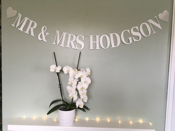 Wedding banner Mr & Mrs wedding bunting, just married, personalised wedding banner, wedding reception decoration, paper party bunting