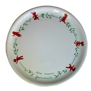 personalized wedding anniversary gift idea: pie dish with family silhouettes
