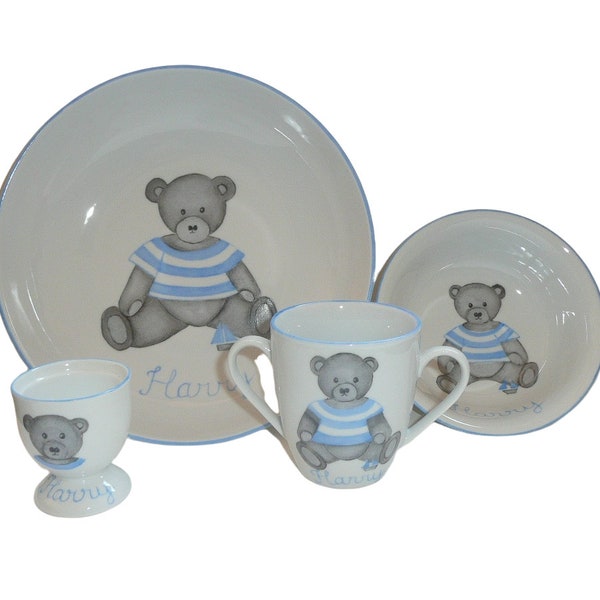 Ensemble de vaisselle personnalisée pour enfant Ourson Bleu en porcelaine peint main pour naissance ou baptême 4 articles