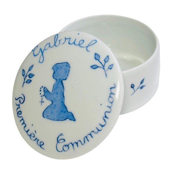 Cadeau de Première Communion: Boîte en porcelaine personnalisée pour ranger chapelet ou dizainier, silhouette d'enfant priant  bleu