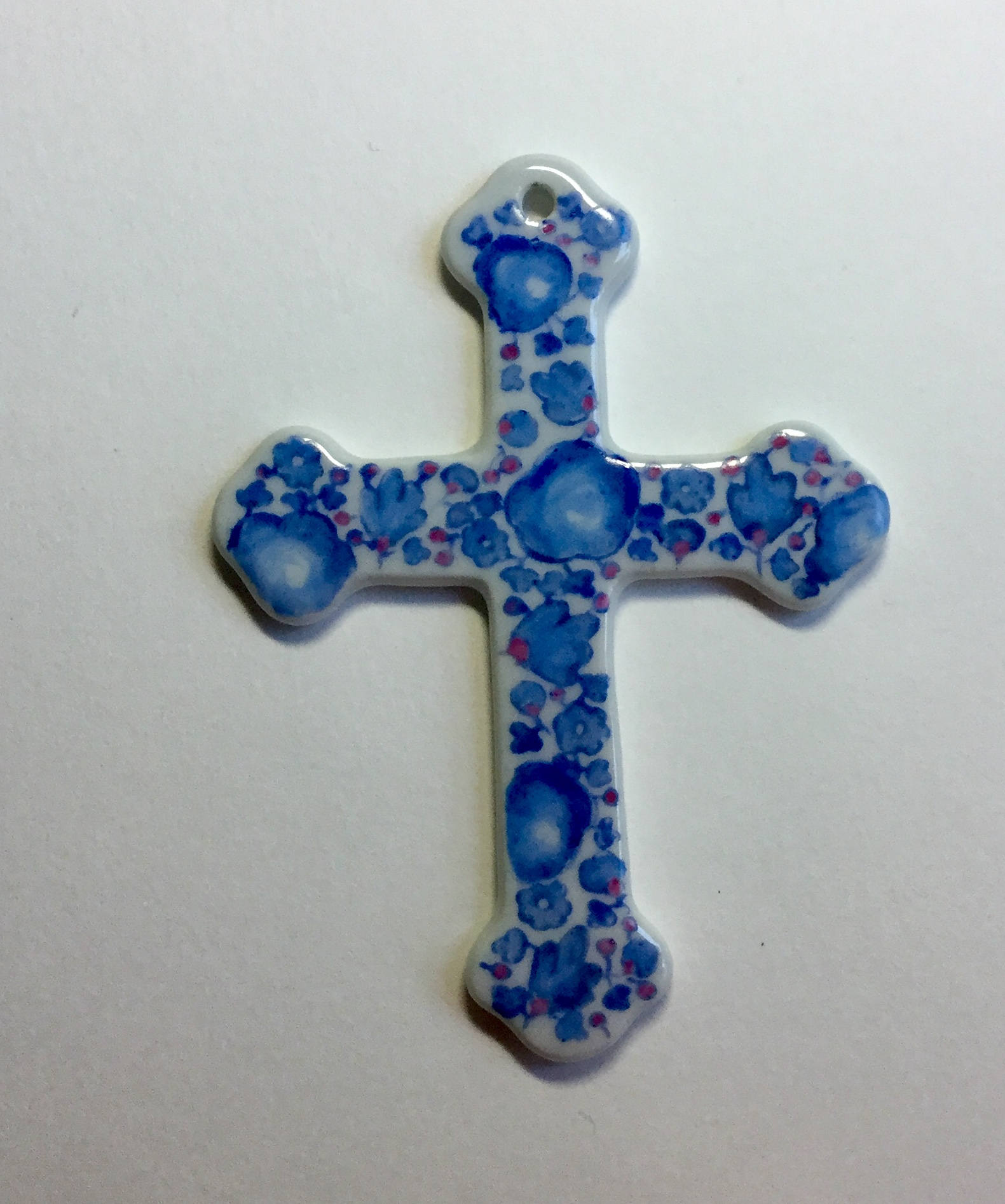 Grande Croix de Baptême Murale en Porcelaine Liberty Bleu ou Rose Personnalisée Peint Main