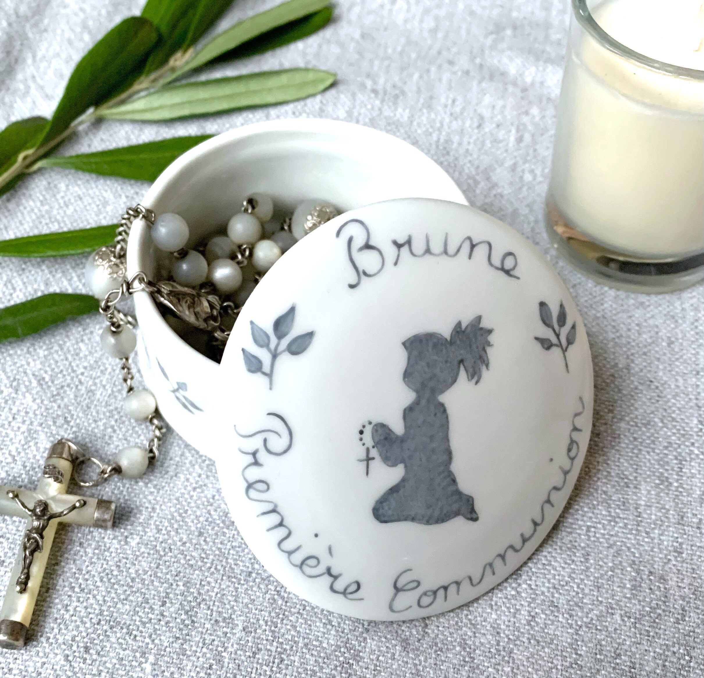 First Communion Gift: Personalized Porcelain Rosary Box, Rosary, Jewelry, Praying Child Silhouette Gray