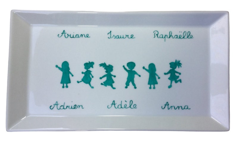 plat à cake personnalisé Silhouettes d'enfants dune famille en porcelaine peint à la main, cadeau pour grand-père ou grand-mère image 3