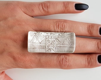Tribal ring/ silver antique ring/ large ring/ vintage jewelry