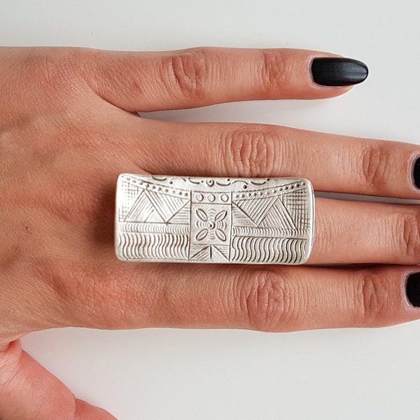 Tribal ring/ silver antique ring/ large ring/ vintage jewelry
