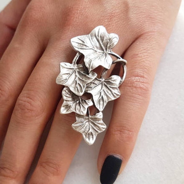 Ivy ring/ antique silver plated ivy leaf ring/ Ivy jewelry /Leaf jewelry /Ivy leaf / Poison ivy /Gift for her