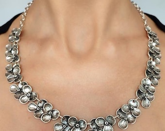 Antieke verzilverde, geoxideerde Turkse ketting, vintage Turkse choker, ketting met Midden-Oosterse bloemen, kerstcadeau voor vrouwen