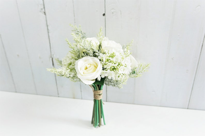 White Table Flower White Bridesmaid Bouquet White Bridal Bouquet Wedding Bouquet Flower Girl Bouquet White Rose Floral Bouquet Bouquets Weddings Valresa Com
